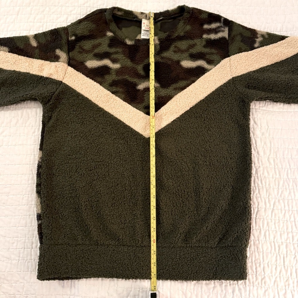 NWT!!!  Olive Green and Cream Chevron & Camouflage Pullover in Fleece - Picture 2 of 10